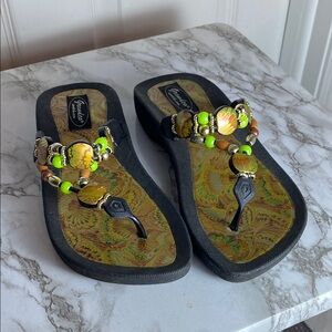 Grandco Women's Deluxe Beaded Waterproof Molded Sole Beach Thong Sandals size 6
